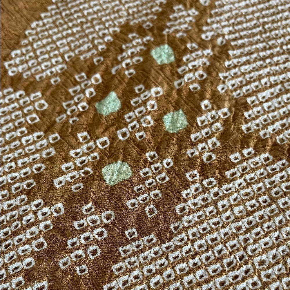 Elegant Gold and Cream Patterned Scarf Textured - Picture 2 of 7
